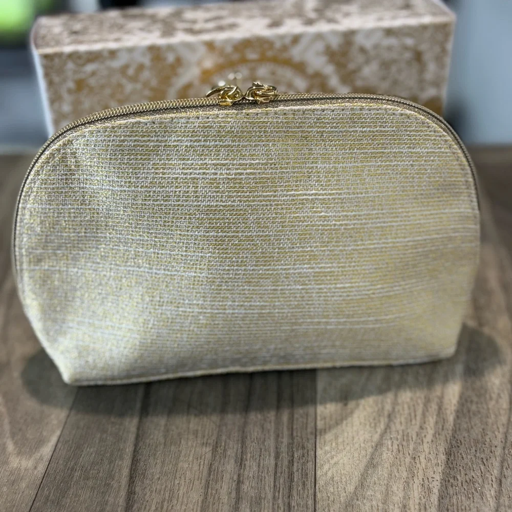 Dior Golden Sparkle Cosmetic Case with 2 Dior Pendants! NEW WITH BOX. - Picture 5 of 12